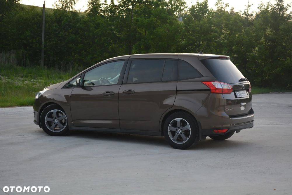 Ford Grand C-MAX - 16