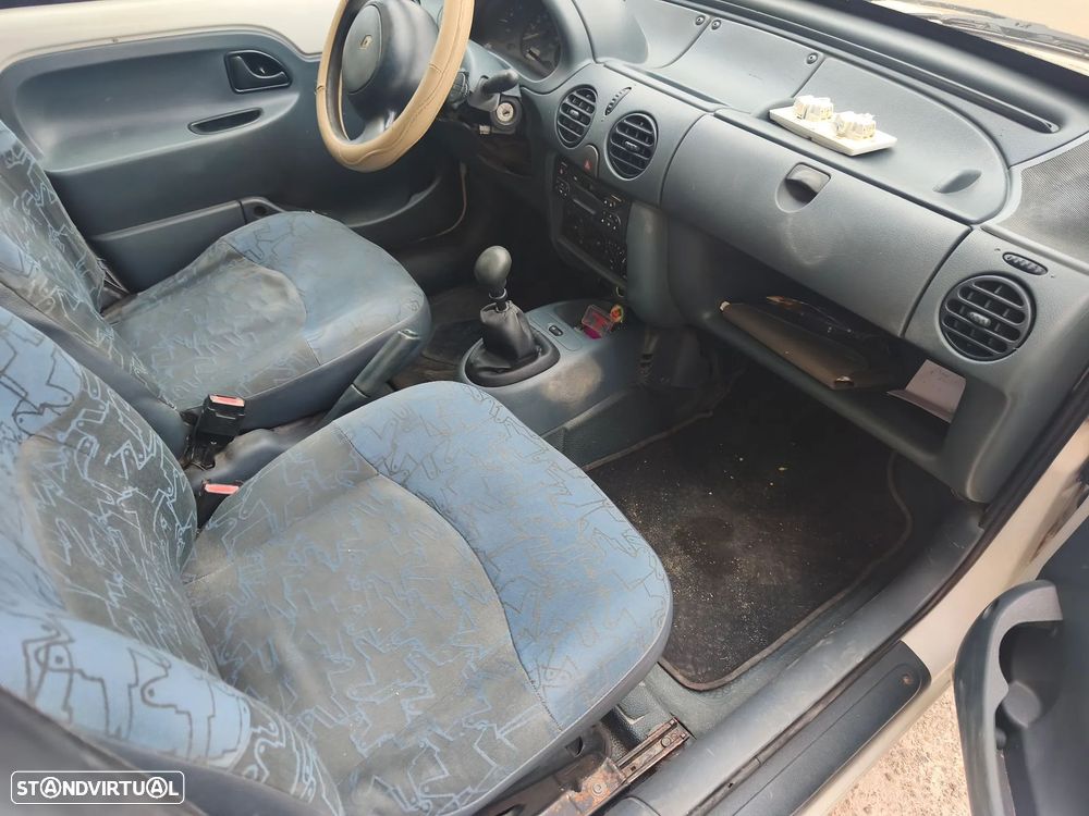 Renault Kangoo 1.2 RT Pampa - 8