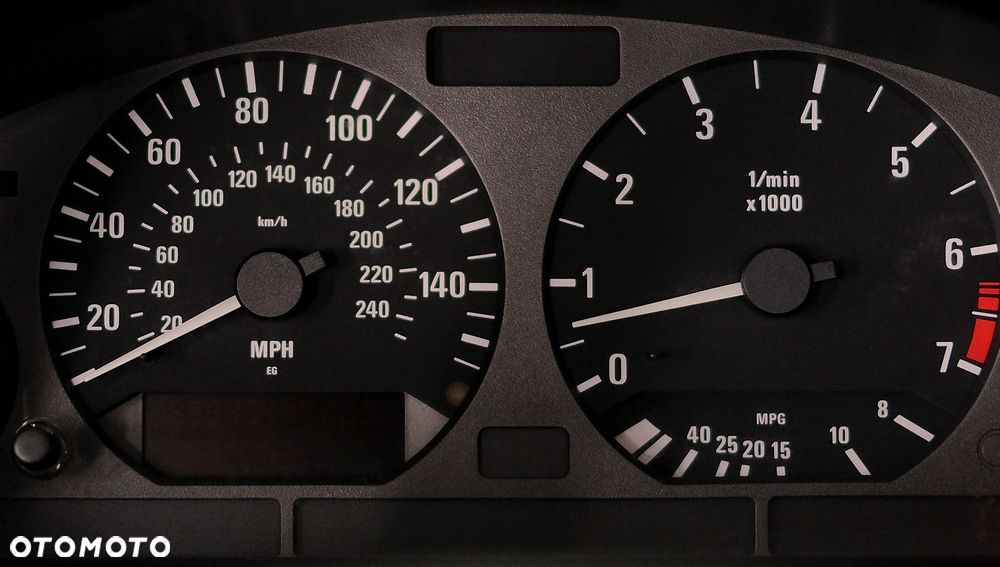 BMW Seria 3 323i - 29