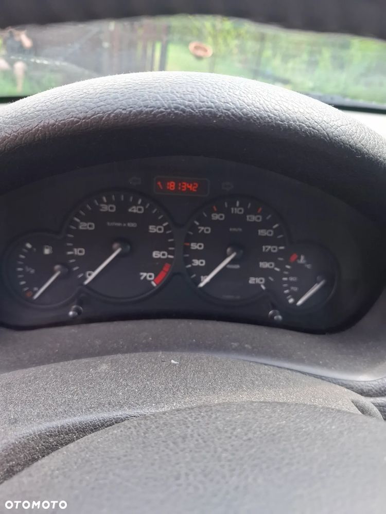 Peugeot 206 1.1 XR Presence - 10
