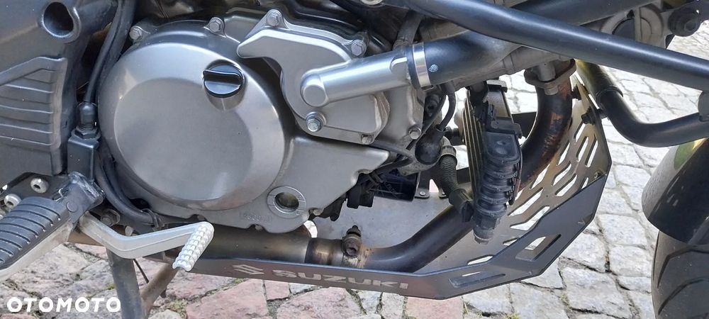 Suzuki V-STROM - 7