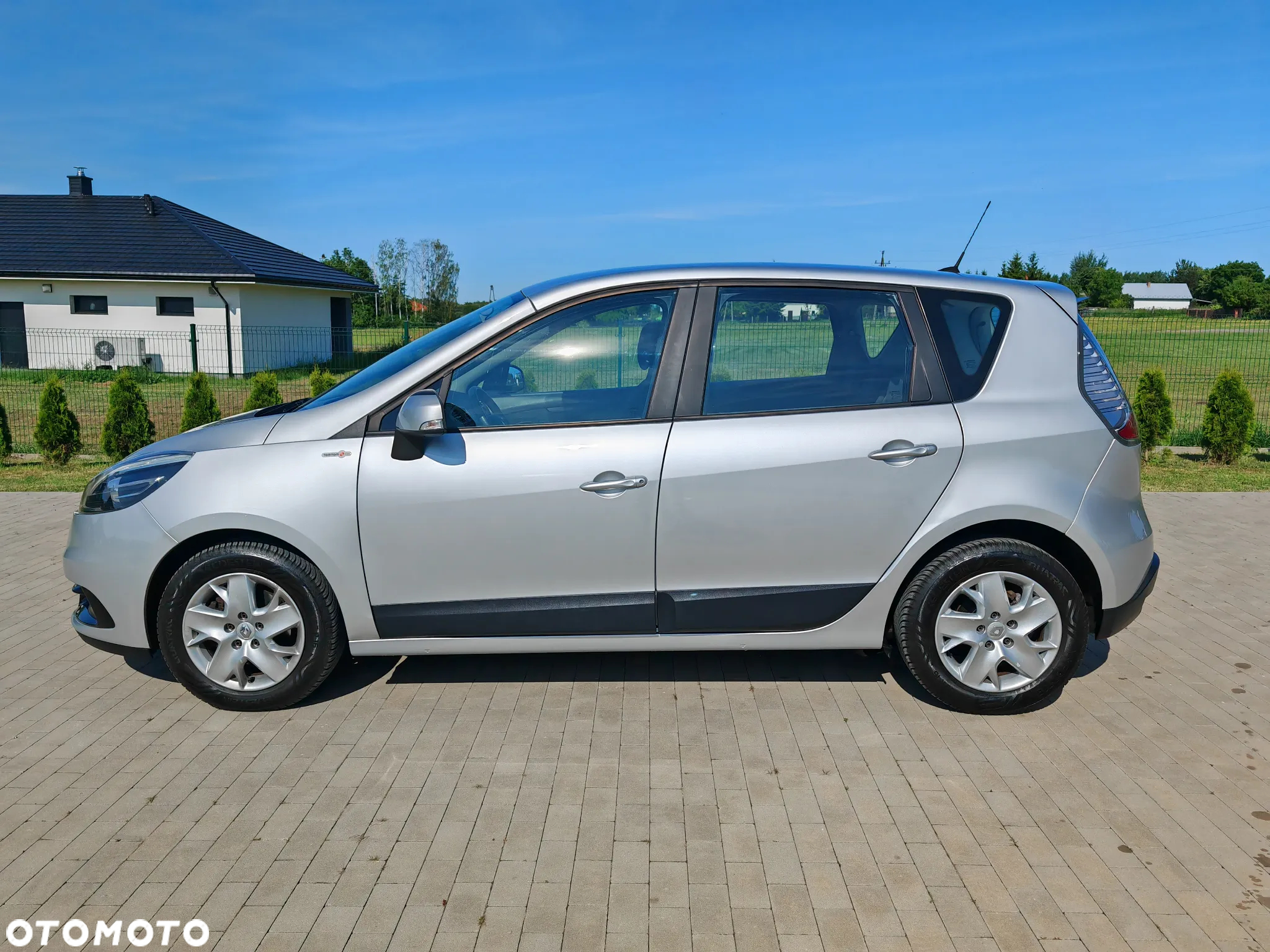 Renault Scenic 1.6 16V 110 TomTom Edition - 4