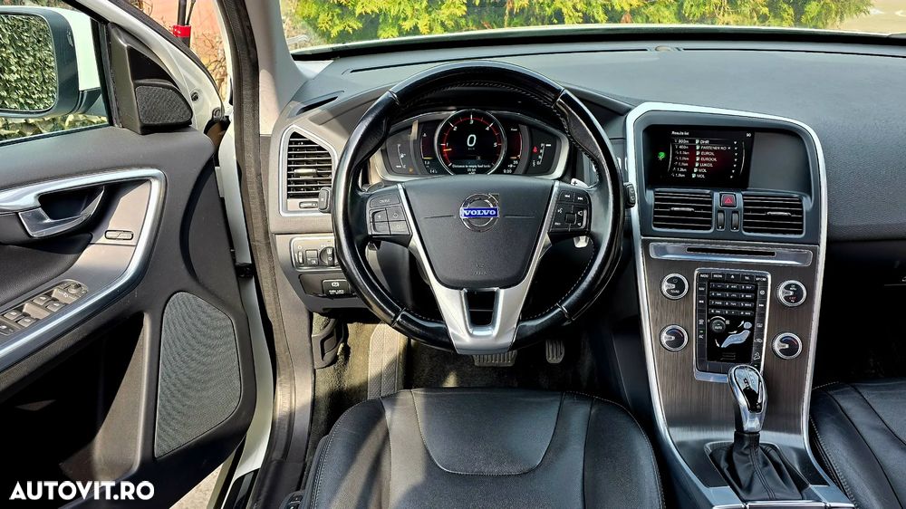 Volvo XC 60 D5 AWD Geartronic Summum - 15