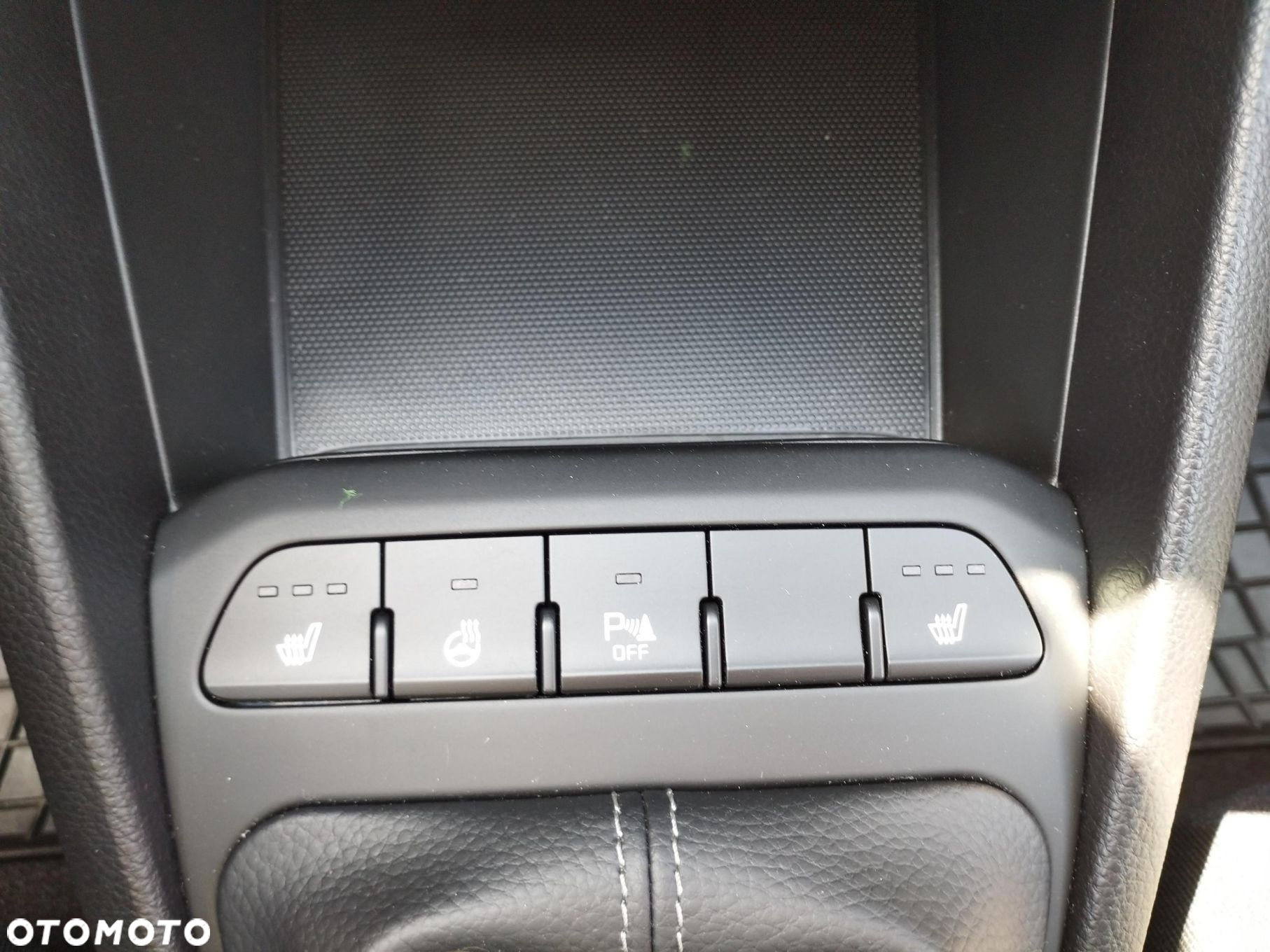 Kia Stonic 1.2 L Business Line - 23