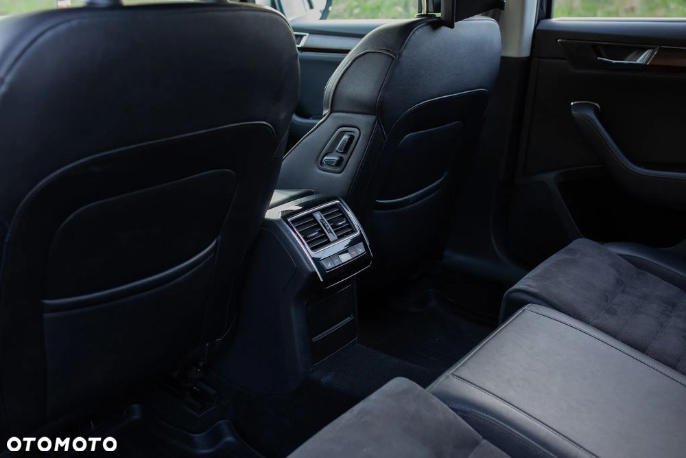 Skoda Superb 2.0 TDI SCR 4x4 Scout DSG - 16