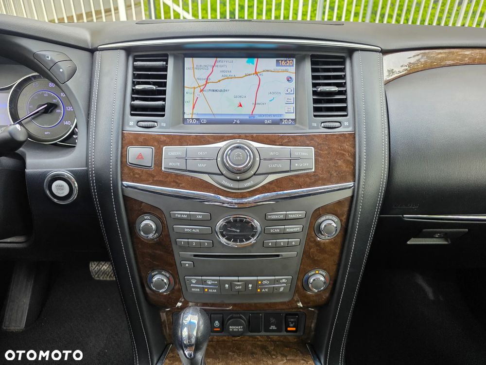 Infiniti QX80 - 10