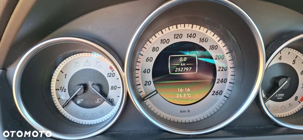 Mercedes-Benz Klasa C 200 (BlueEFFICIENCY) Avantgarde - 13