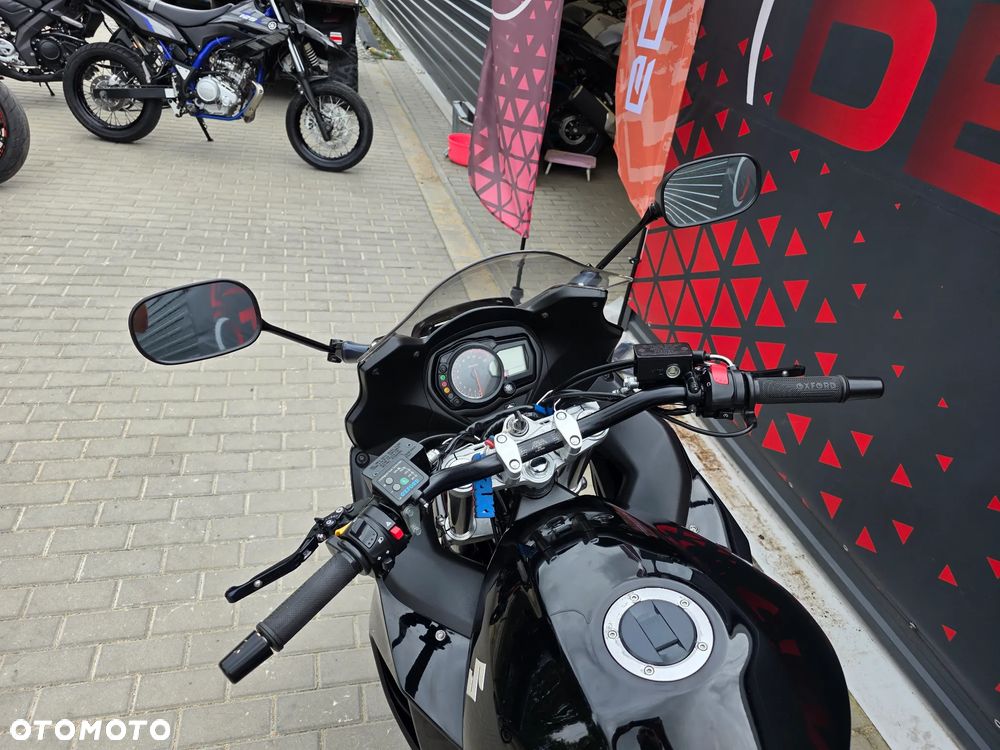 Suzuki GSX - 15
