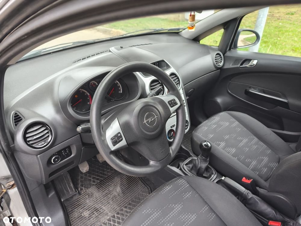 Opel Corsa 1.2 16V Edition / Active - 8