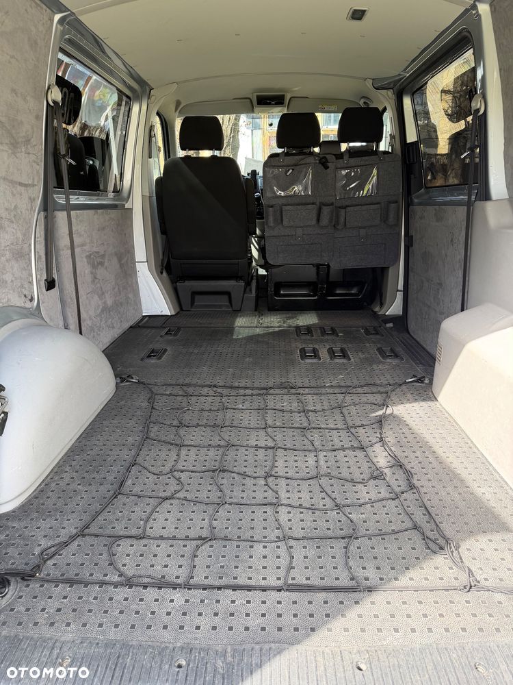 Volkswagen Transporter - 11