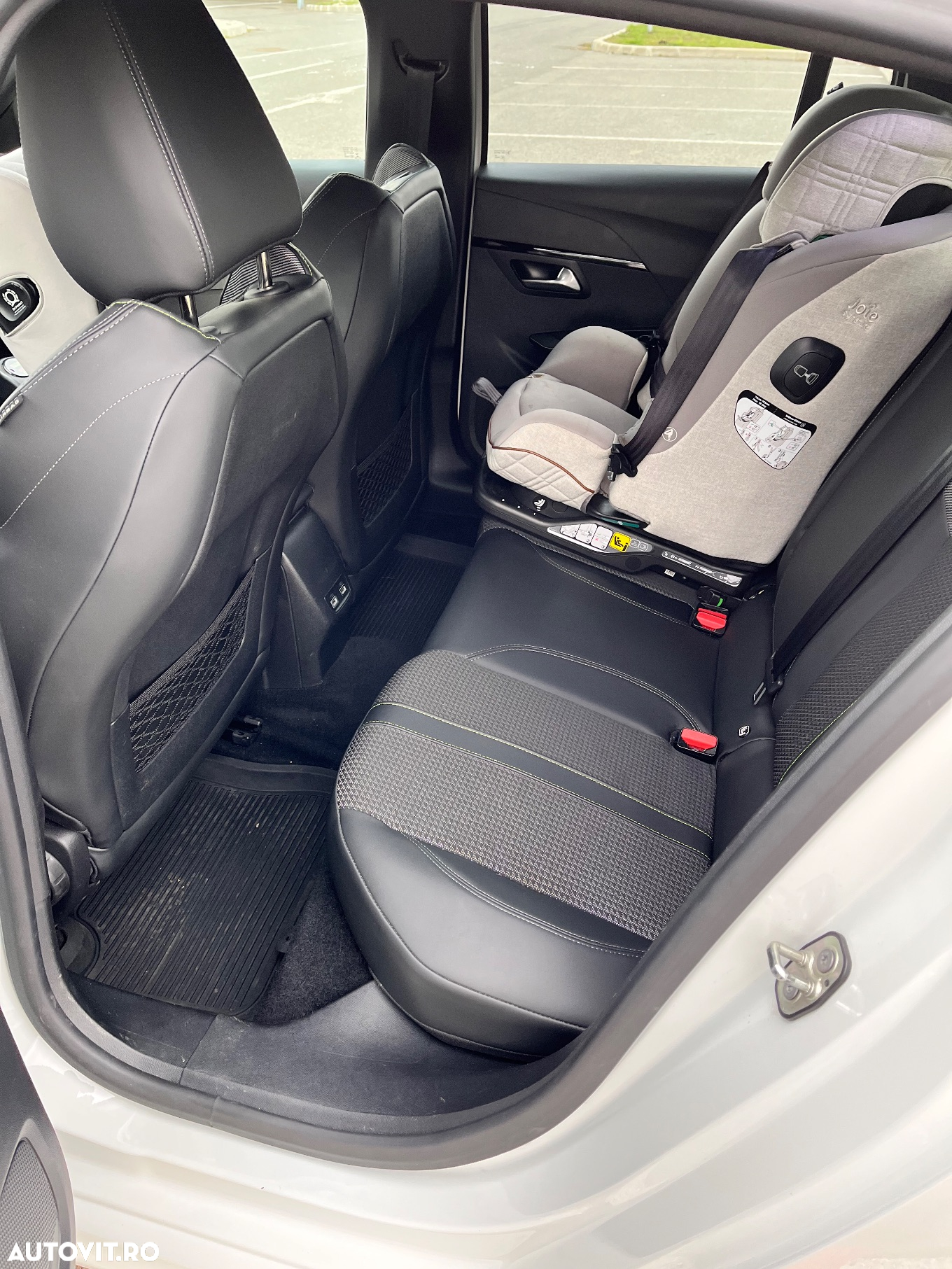 Peugeot 208 e-208 GT - 10