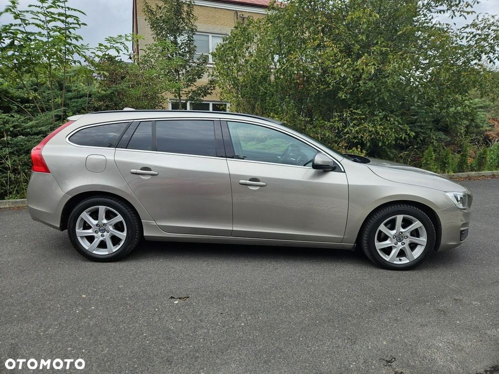 Volvo V60 D4 Momentum - 6