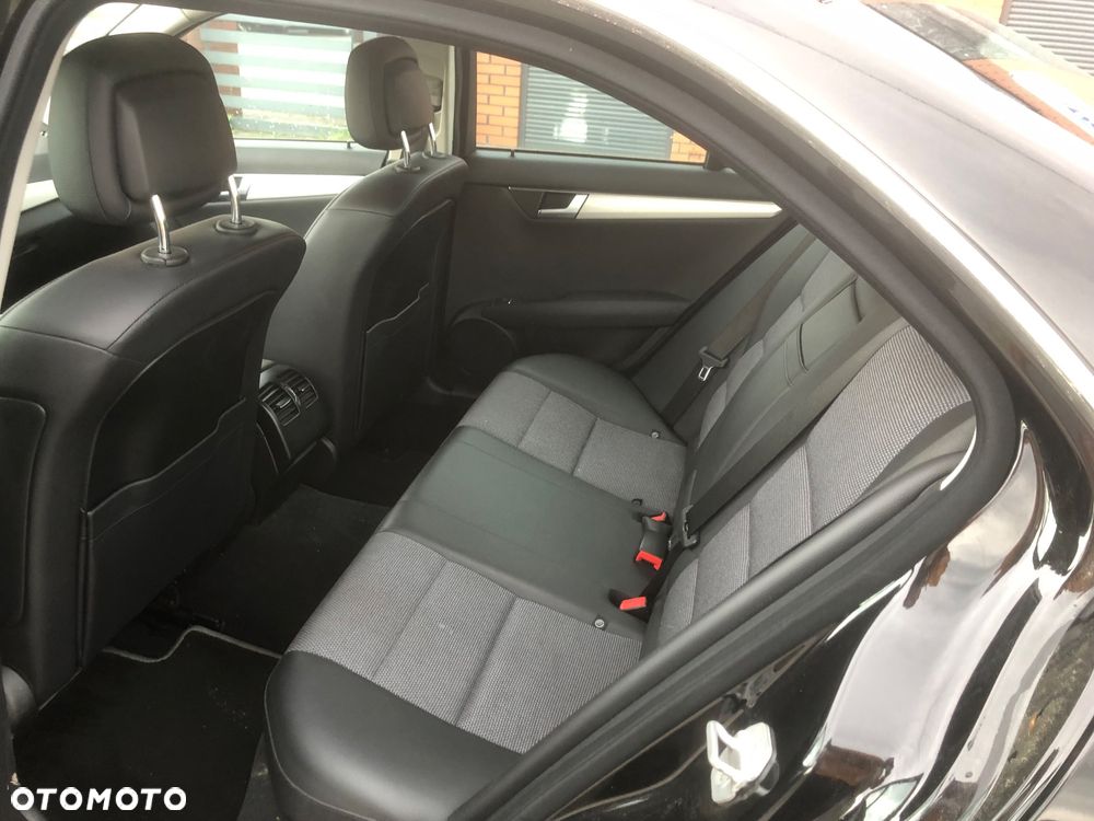 Mercedes-Benz Klasa C 180 (BlueEFFICIENCY) Avantgarde - 5