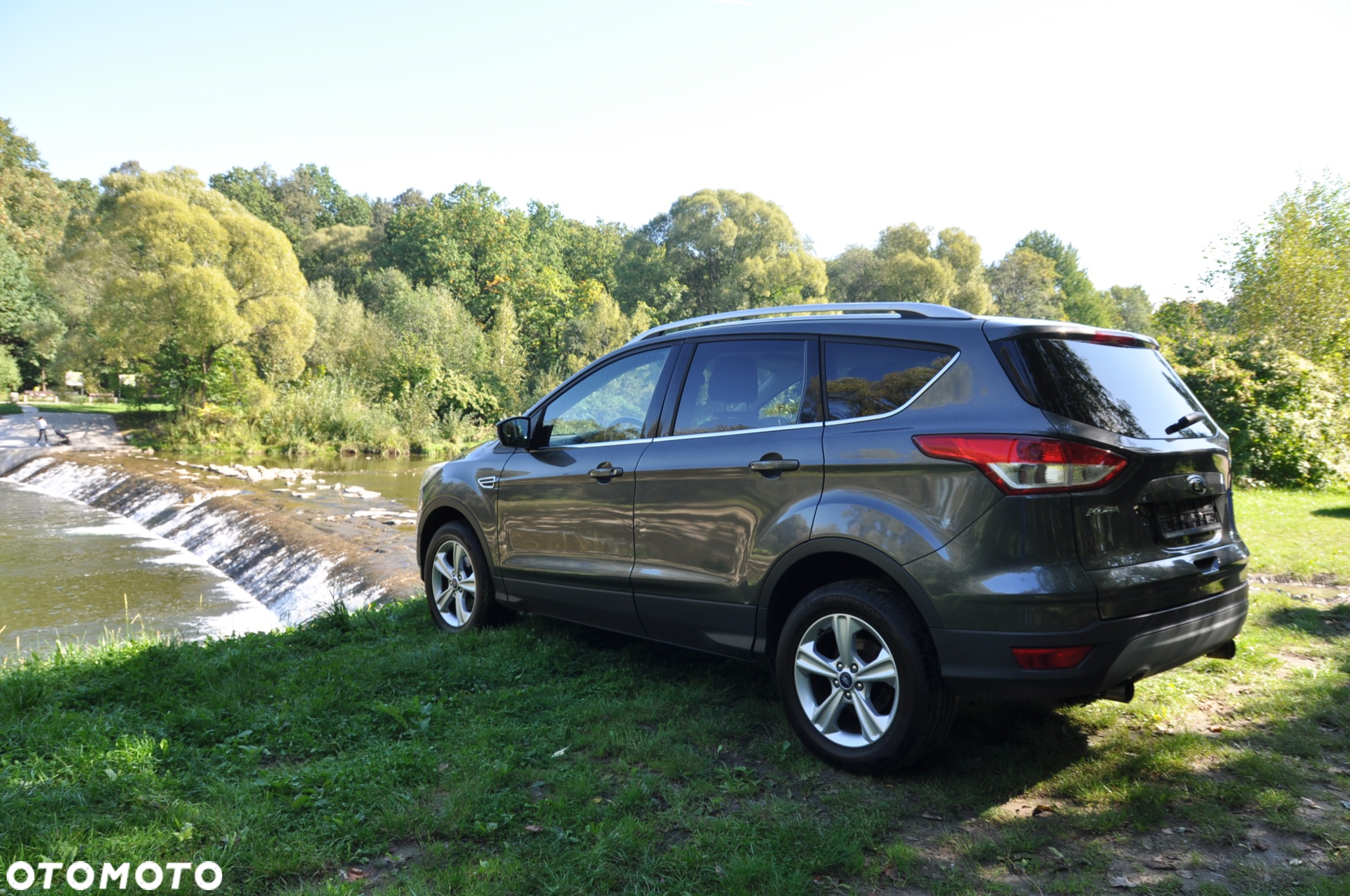 Ford Kuga 1.6 EcoBoost 2x4 Titanium - 18