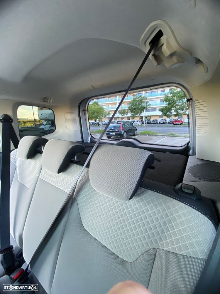 Ford Tourneo Courier 1.5 TDCi Titanium - 26