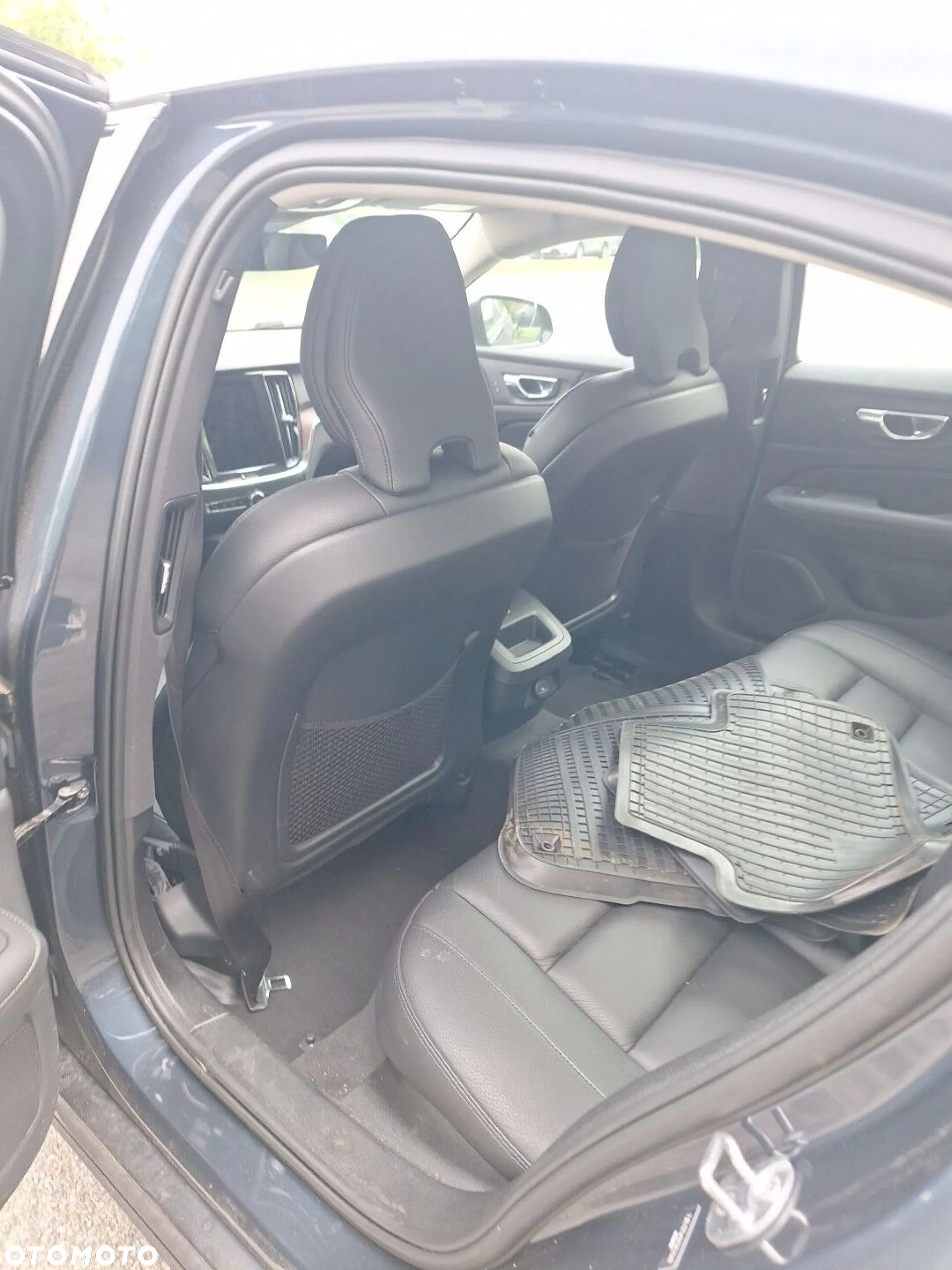 Volvo S60 B5 B AWD Plus Dark - 23