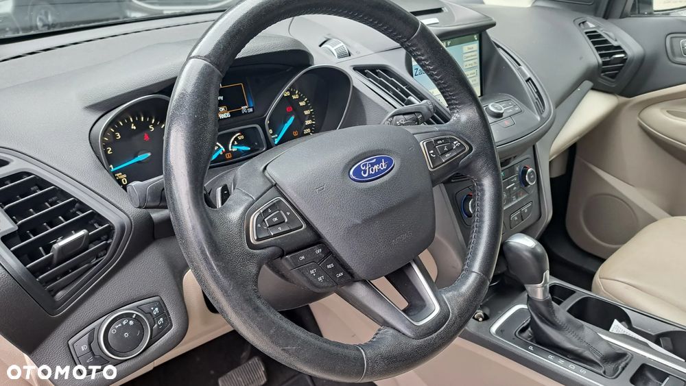 Ford Escape 2.0 EcoBoost AWD Titanium - 17