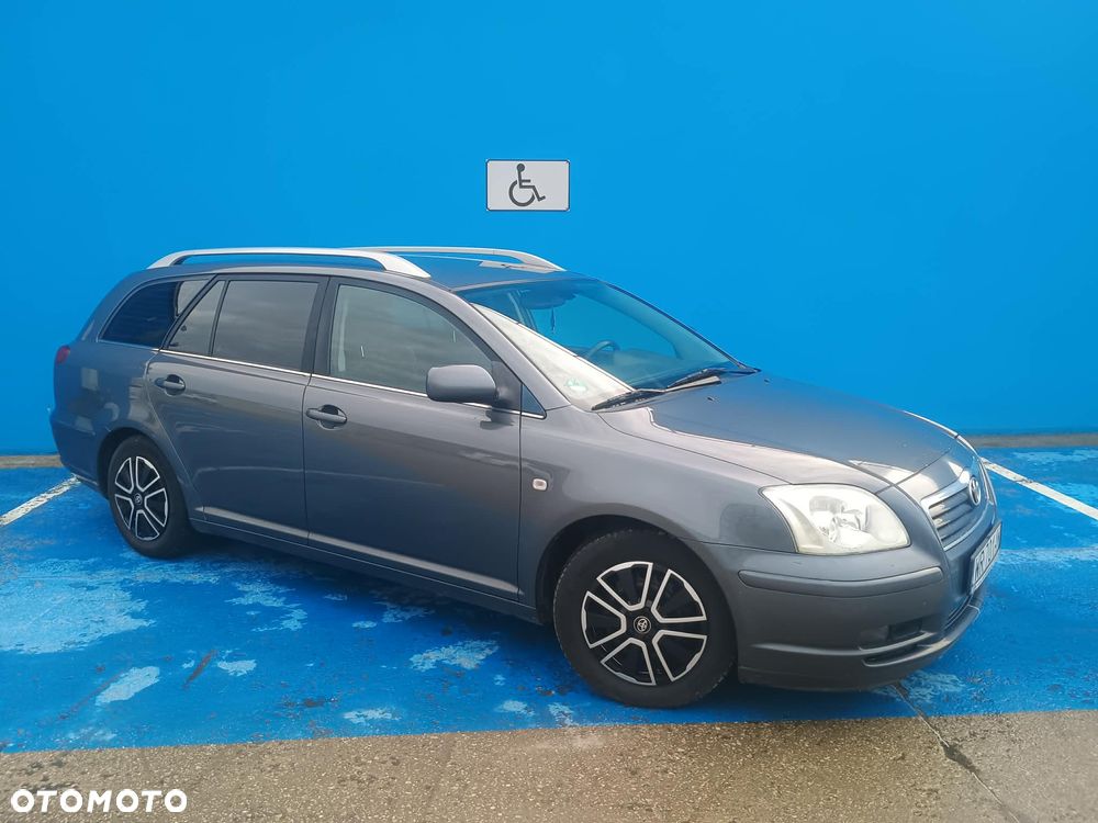 Toyota Avensis - 2