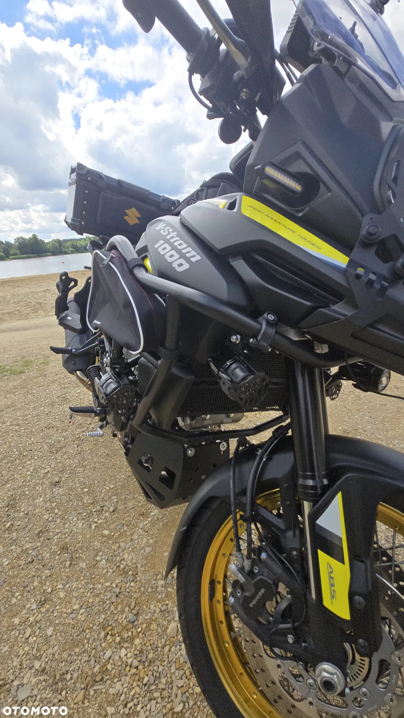 Suzuki V-STROM - 12