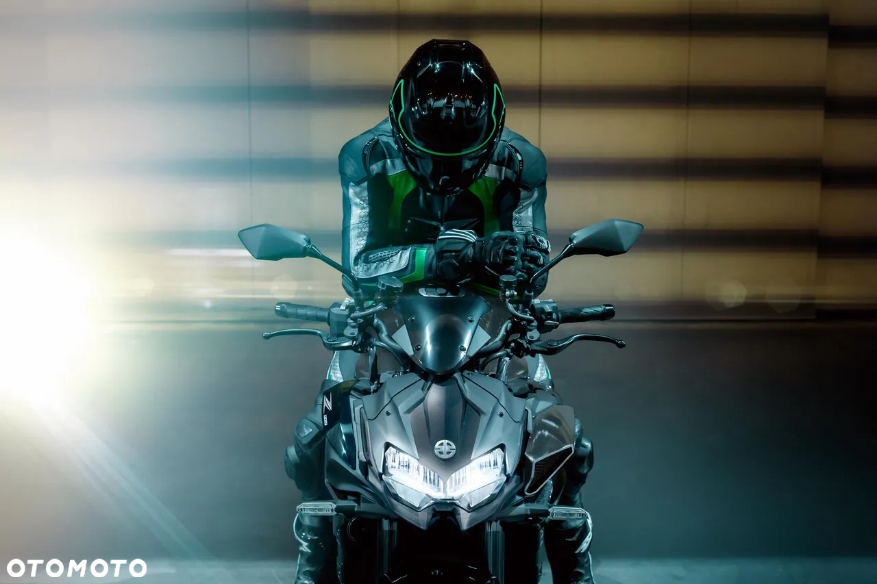 Kawasaki H2 - 13