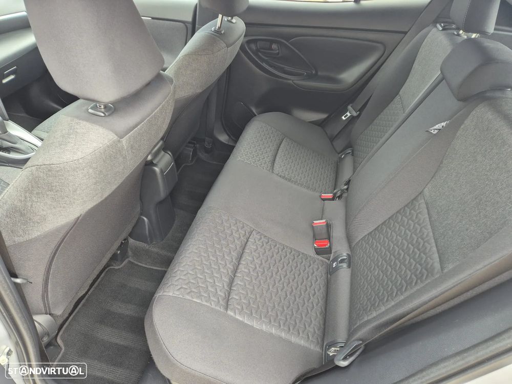Toyota Yaris Cross 1.5 HDF Luxury - 4