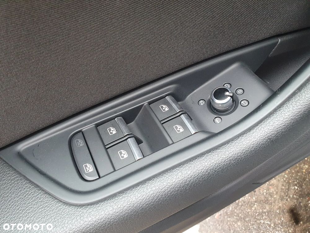 Audi A4 Limousine 30 TDI S tronic advanced - 22