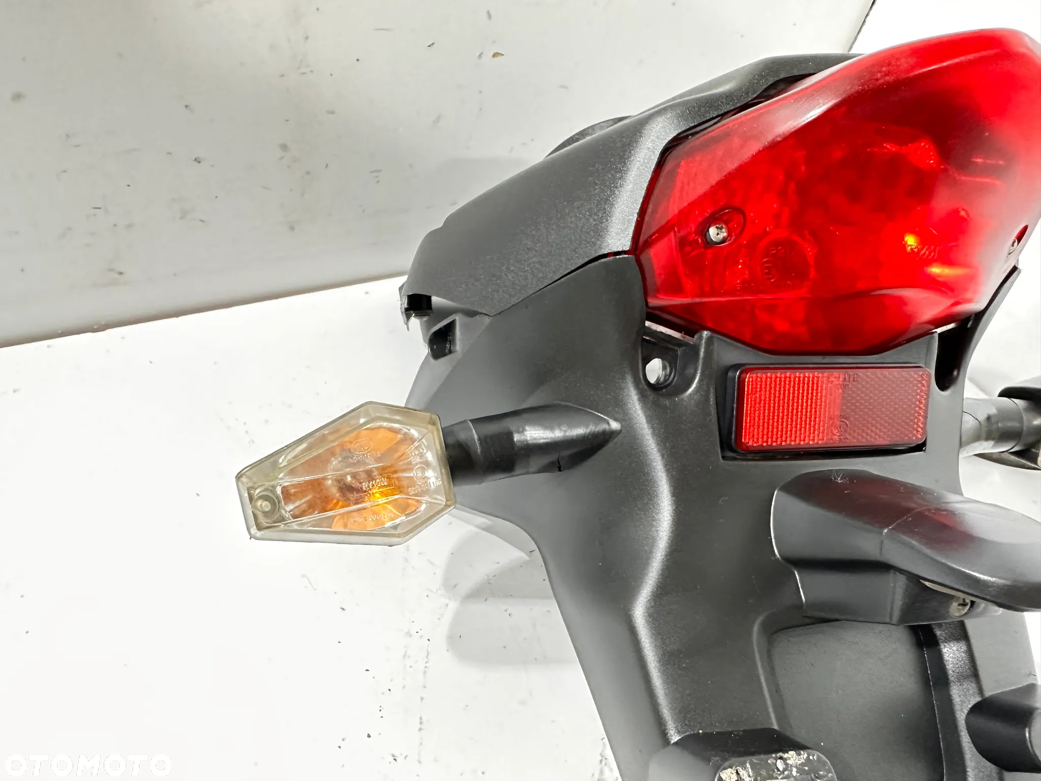 Lampa błotnik tył Sym Crox 50 - 5