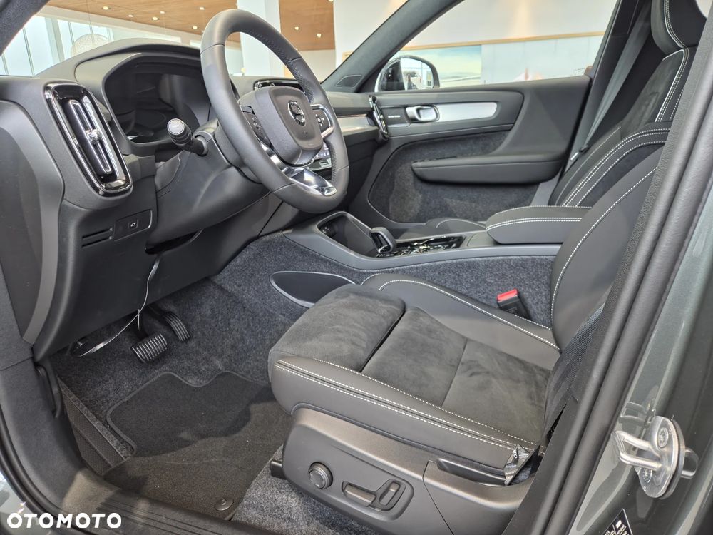 Volvo XC 40 B3 Ultra Dark - 8