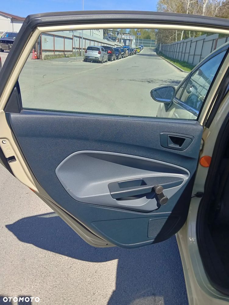 Ford Fiesta - 21