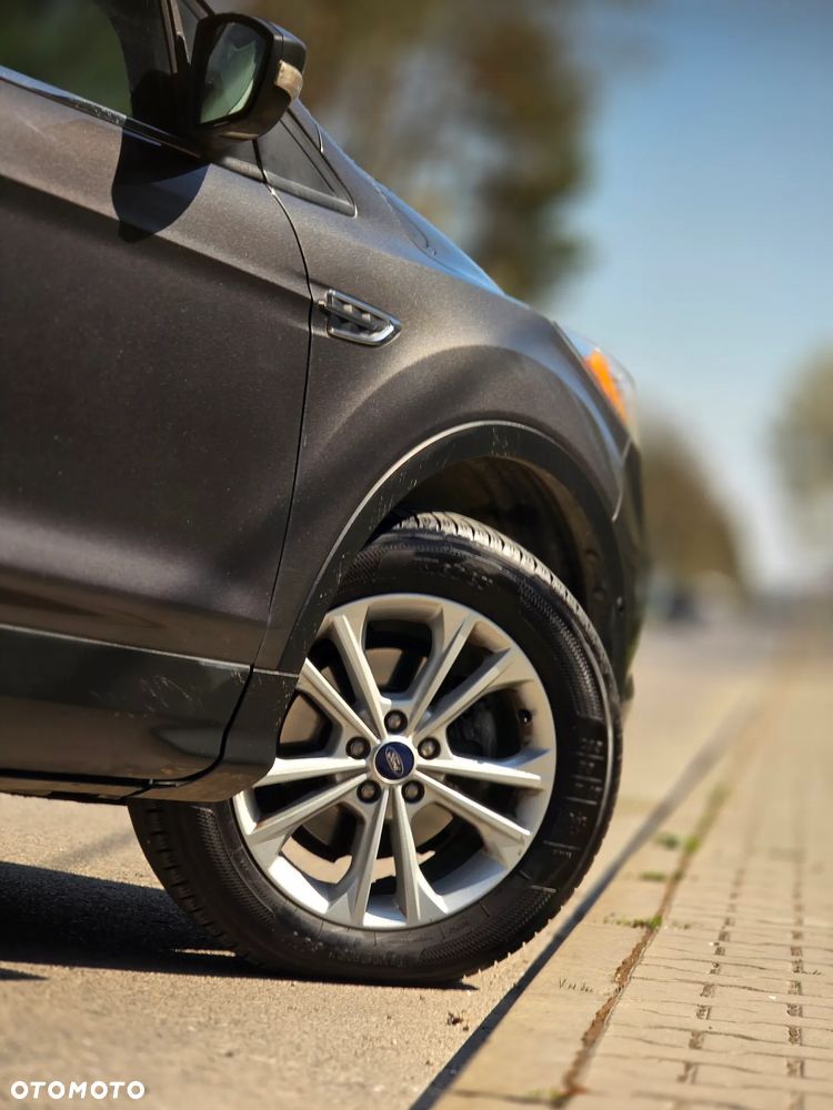 Ford Kuga 1.5 EcoBoost 2x4 Titanium - 37