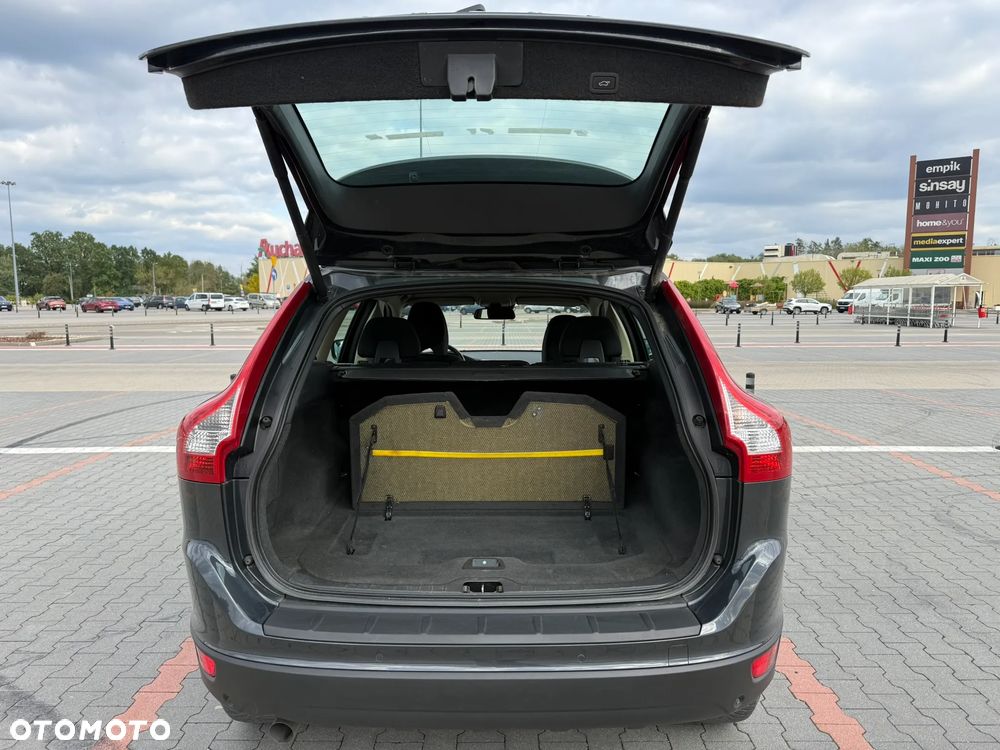 Volvo XC 60 D4 Momentum - 8