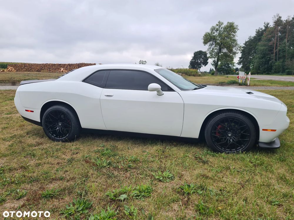 Dodge Challenger - 9