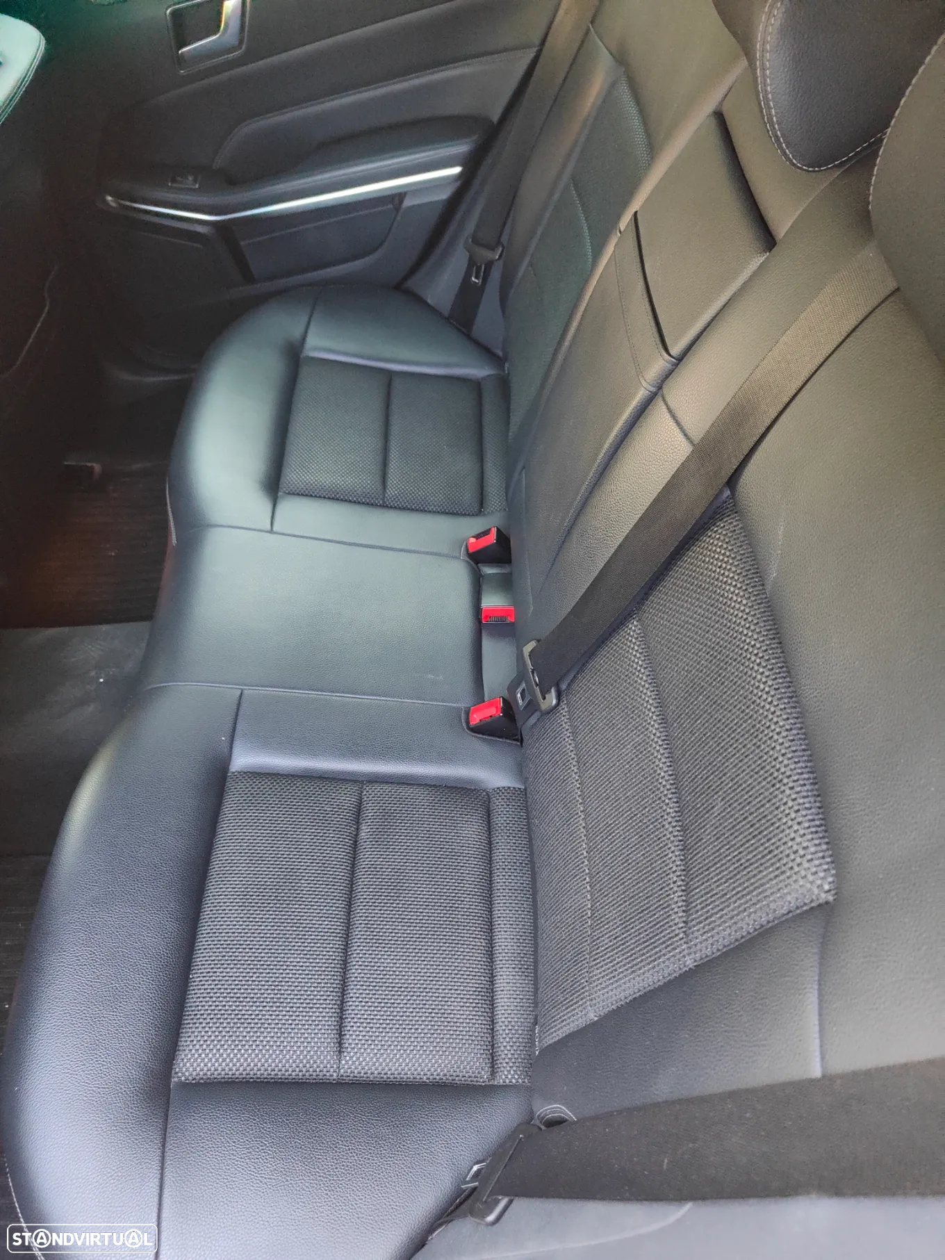 Mercedes-Benz E 300 Bluetec Hybrid Avantgarde - 6