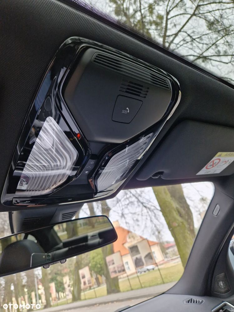 BMW Seria 3 330i xDrive M Sport - 21