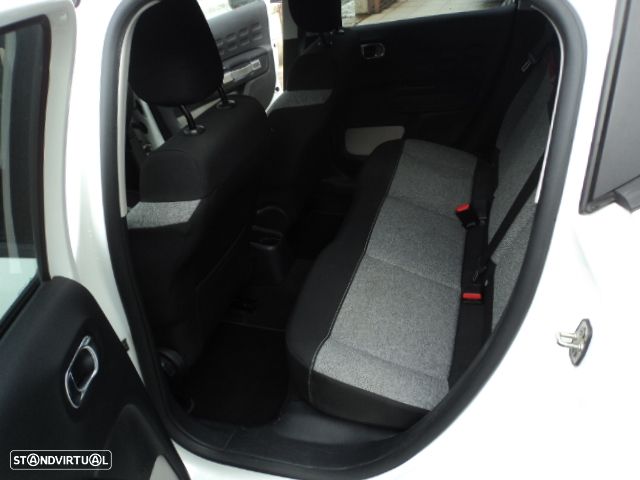 Citroën C3 1.2 PureTech Shine - 15
