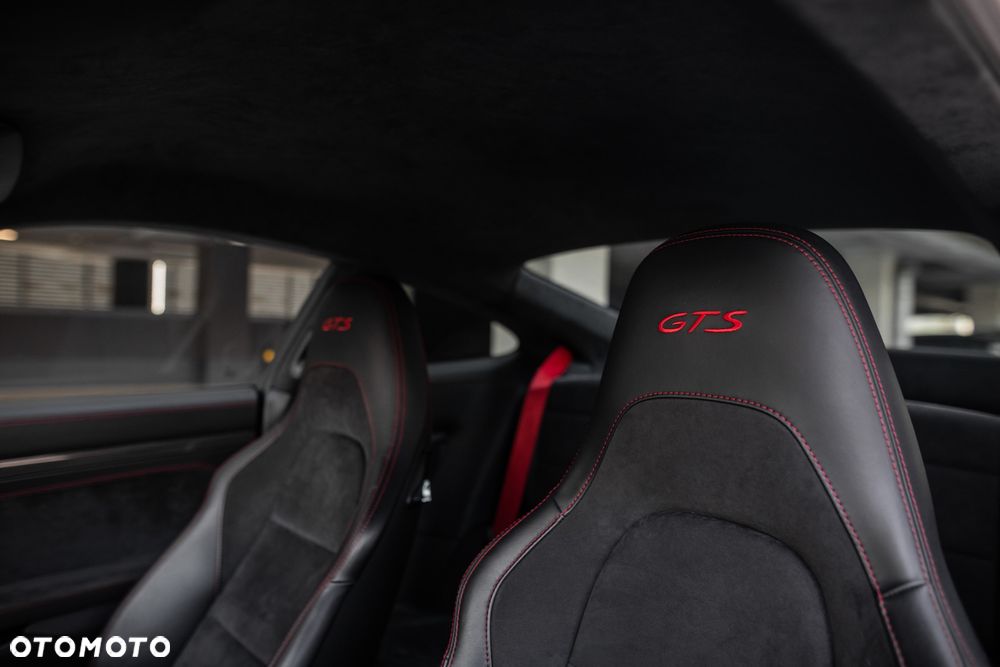 Porsche 911 Carrera GTS PDK - 39