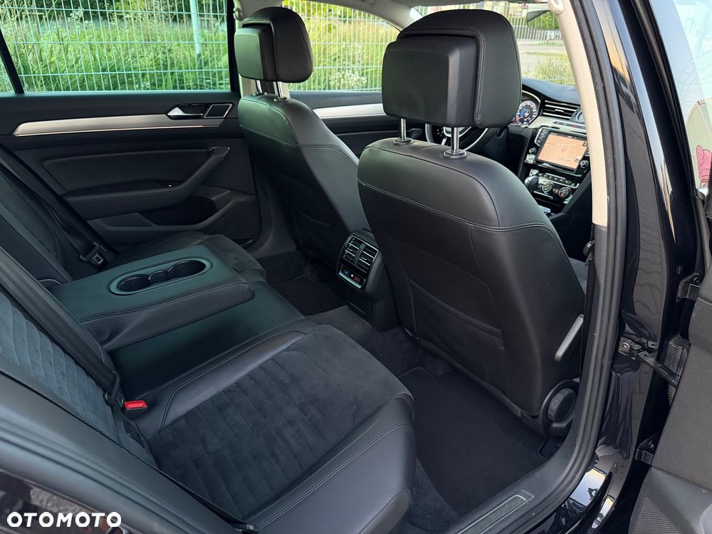 Volkswagen Passat 2.0 TDI Bi-Turbo BMT 4Mot Highline DSG - 32