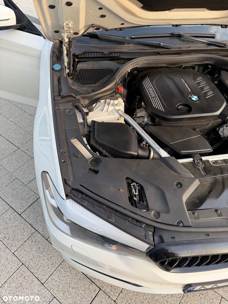 BMW Seria 5 518d Sport Line - 12