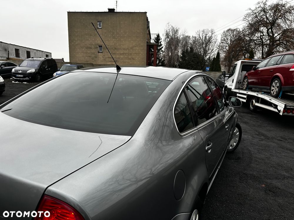 Volkswagen Passat - 10