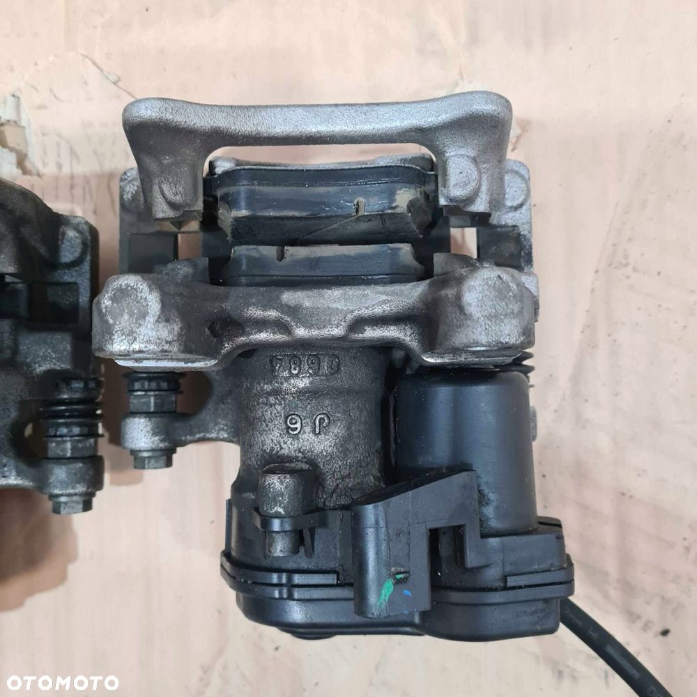 audi q3 8u0 zacisk hamulcowy tyl tylni prawy eu - 4