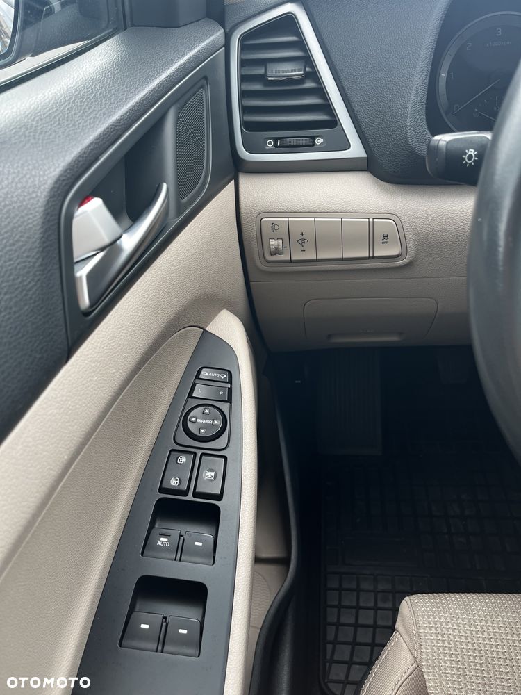 Hyundai Tucson 1.7 CRDI BlueDrive Comfort 2WD - 16