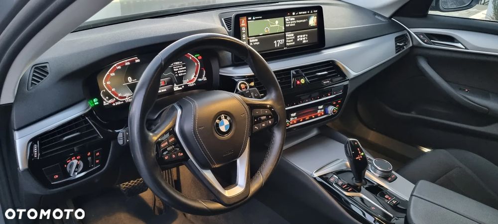 BMW Seria 5 520d xDrive Sport Line - 5