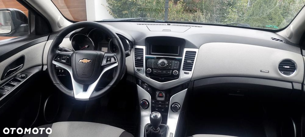 Chevrolet Cruze - 27