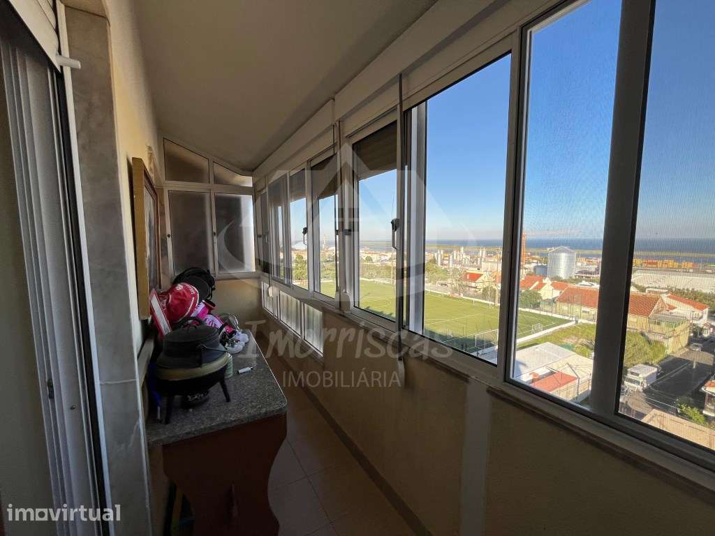 Apartamento T2+1 em prédio com elevador, em S. João da Talha - Grande imagem: 5/29