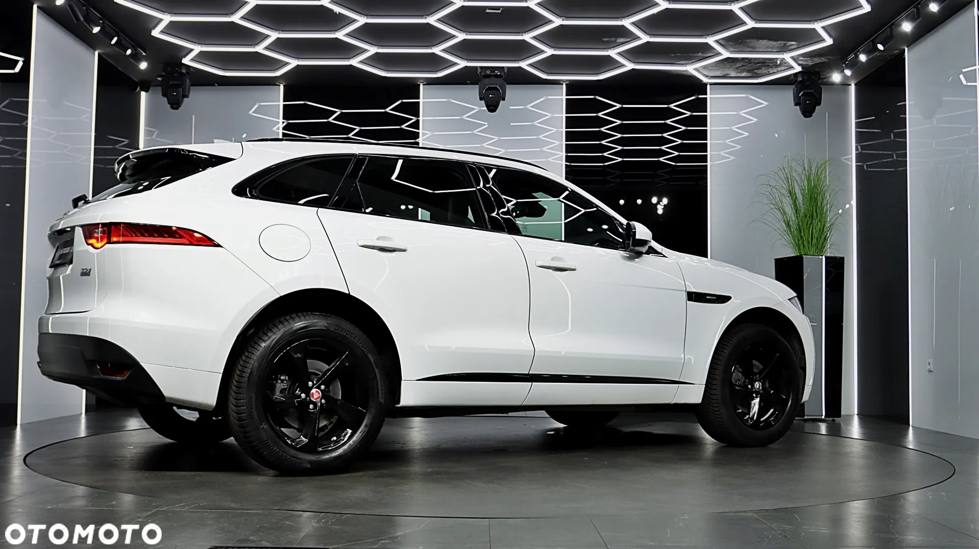 Jaguar F-Pace 20d AWD R-Sport - 11