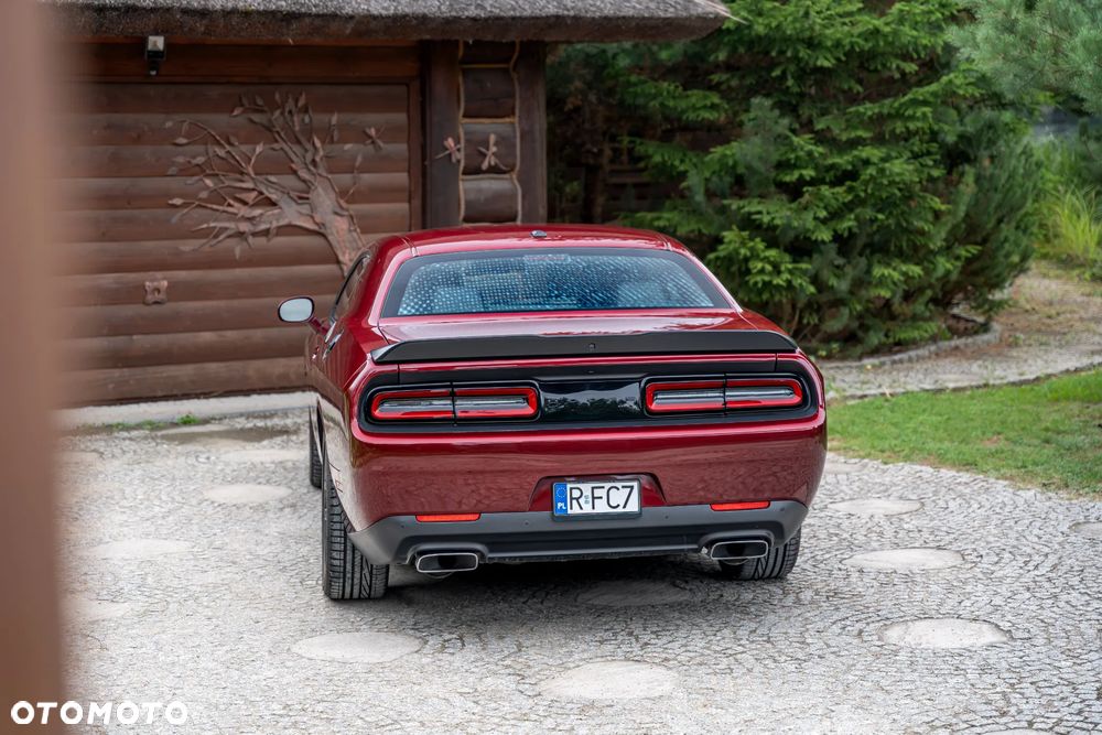 Dodge Challenger - 19