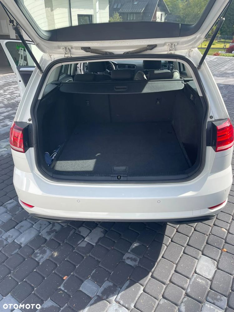 Volkswagen Golf - 10