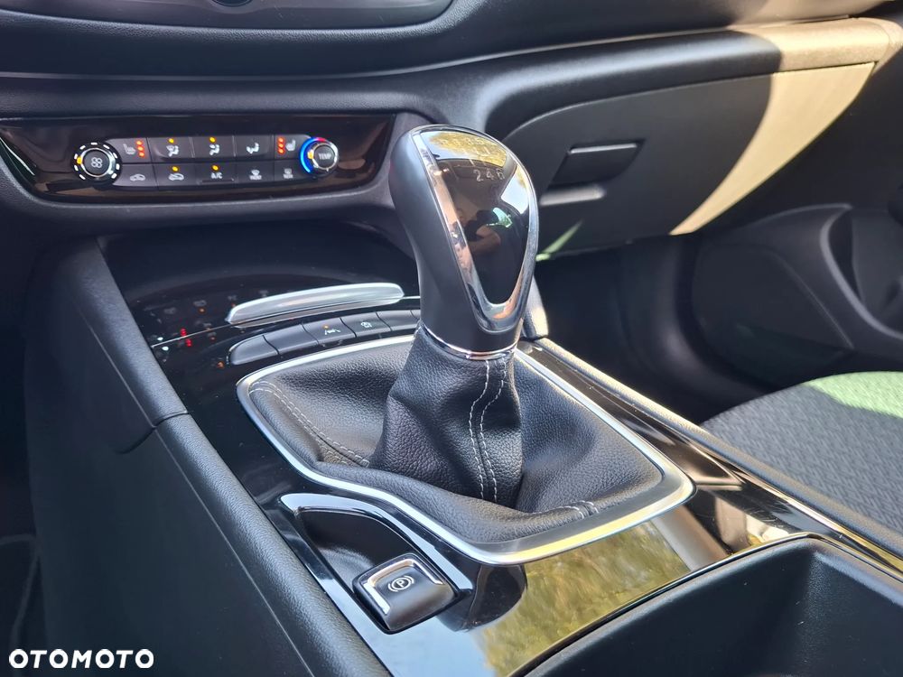 Opel Insignia - 25