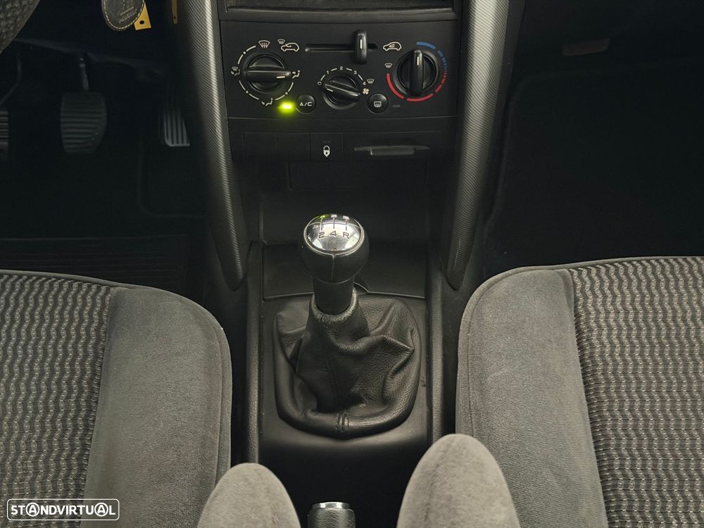 Peugeot 207 1.4 16V Premium - 20