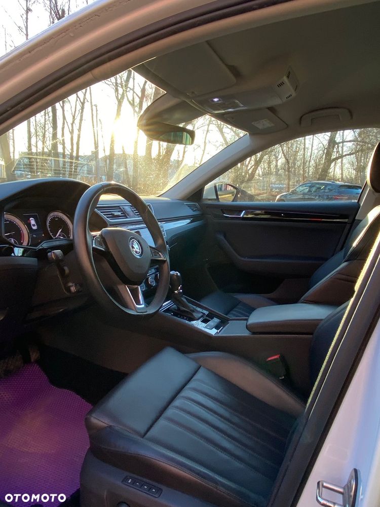Skoda Superb 2.0 TDI L&K DSG - 11